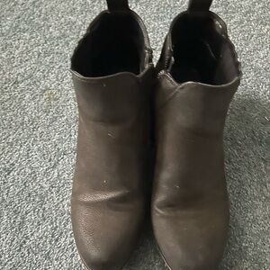 Woman’s black short boots